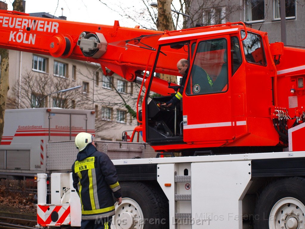 KVB Zug entgleist Koeln Suelz Suelzguertel P060.JPG